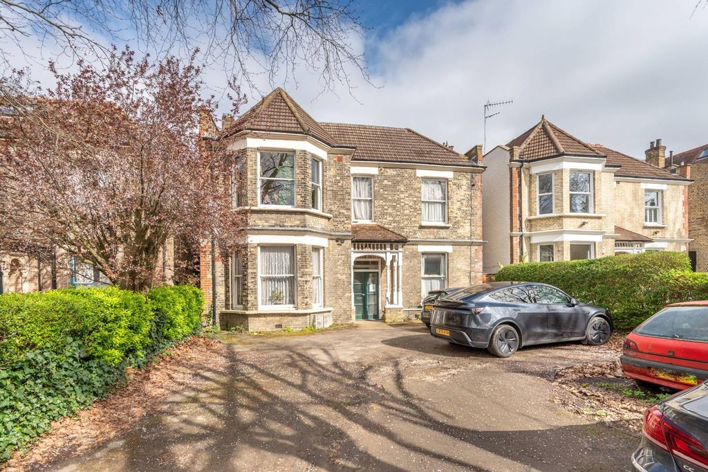 Property photo 1 of 9