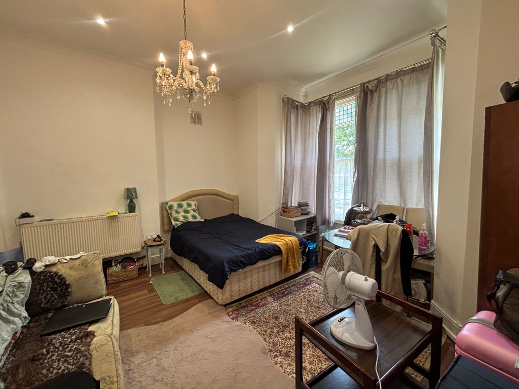 Property photo 2 of 4
