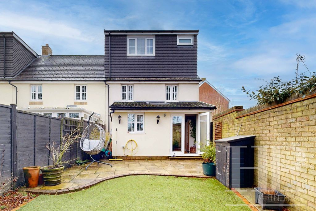 Property photo 3 of 20