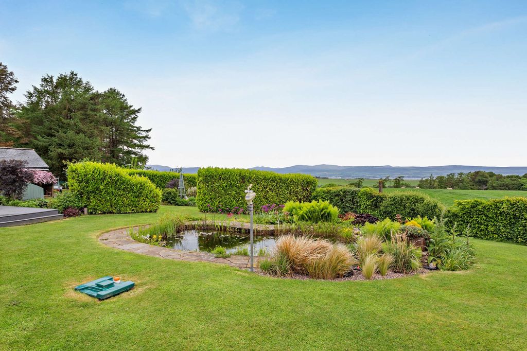 Property photo 3 of 27 Firth View