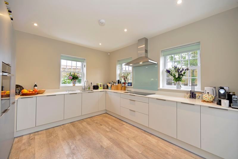 Property photo 2 of 21 Photo 4