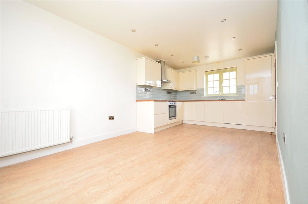 Property photo 3 of 18 Kitchen/Diner