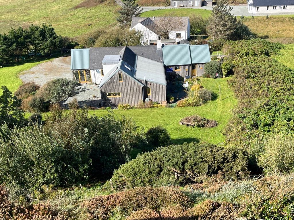 Property photo 3 of 36