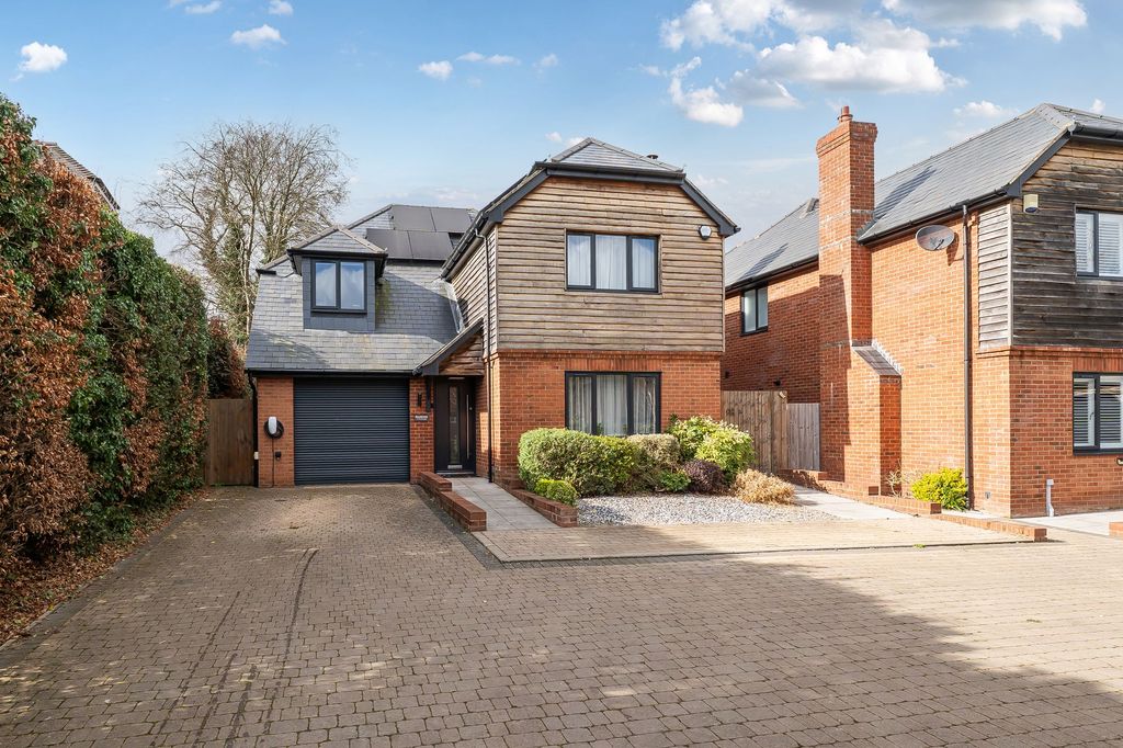 Property photo 1 of 28