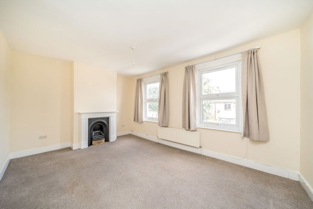 Property photo 3 of 4