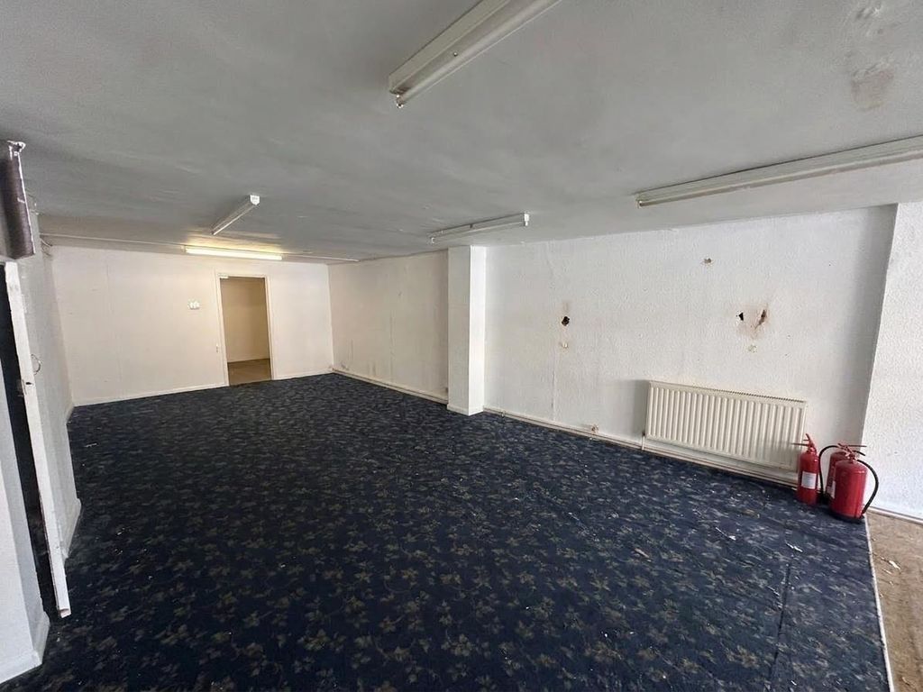Property photo 3 of 7 8 Craddocks Parade Commercial Property To Let In A