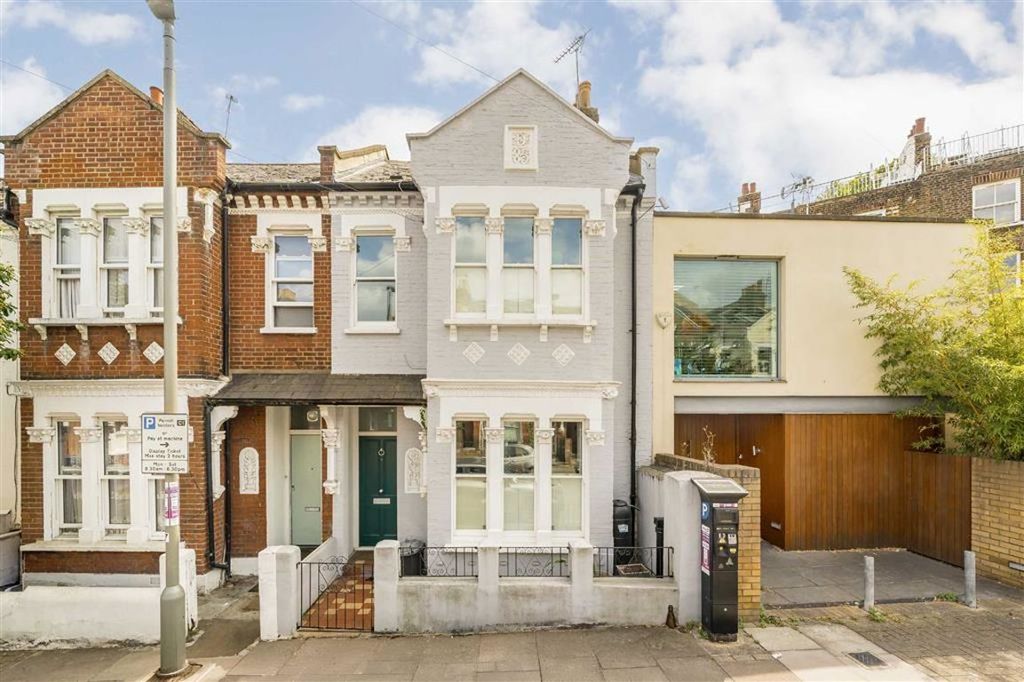 Property photo 1 of 8