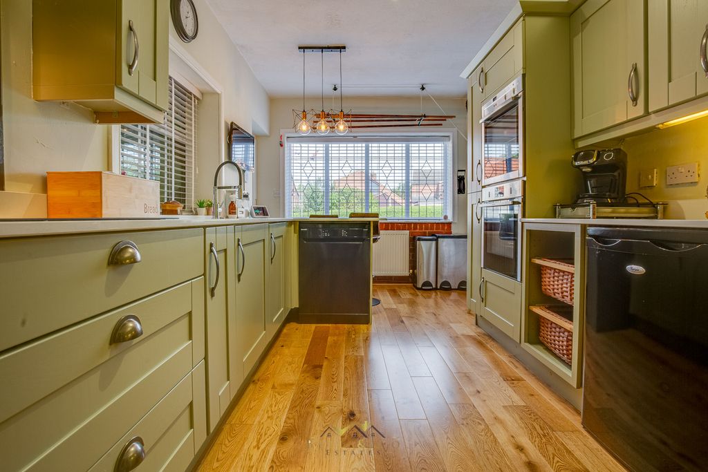 Property photo 3 of 46 Kitchen 1.3