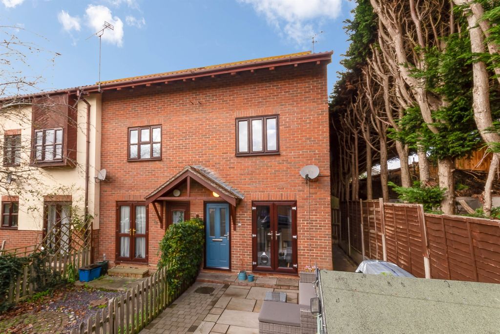 Property photo 1 of 17