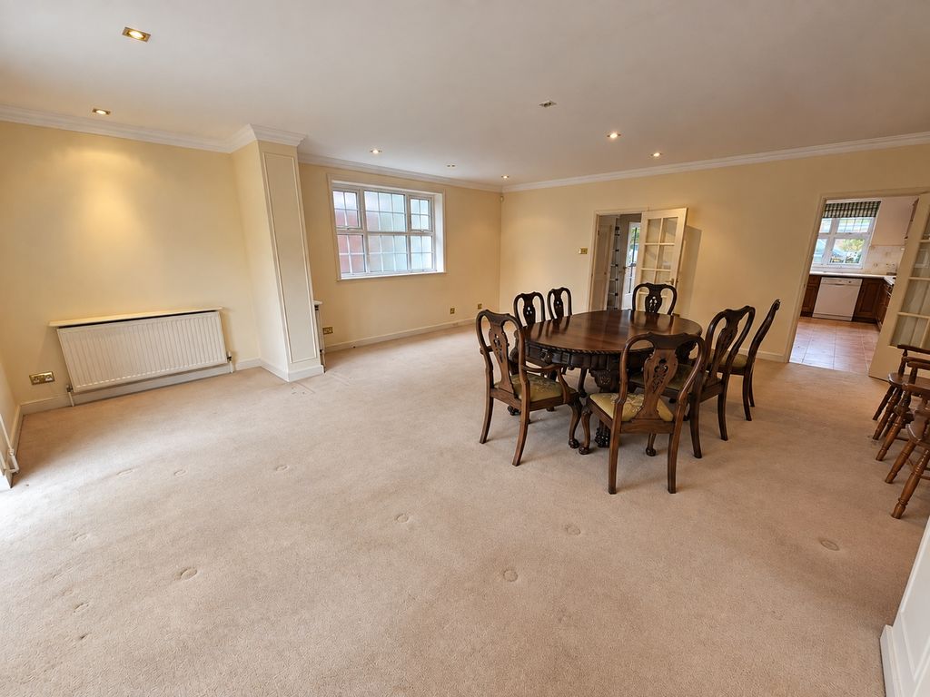 Property photo 3 of 19 Photo 26
