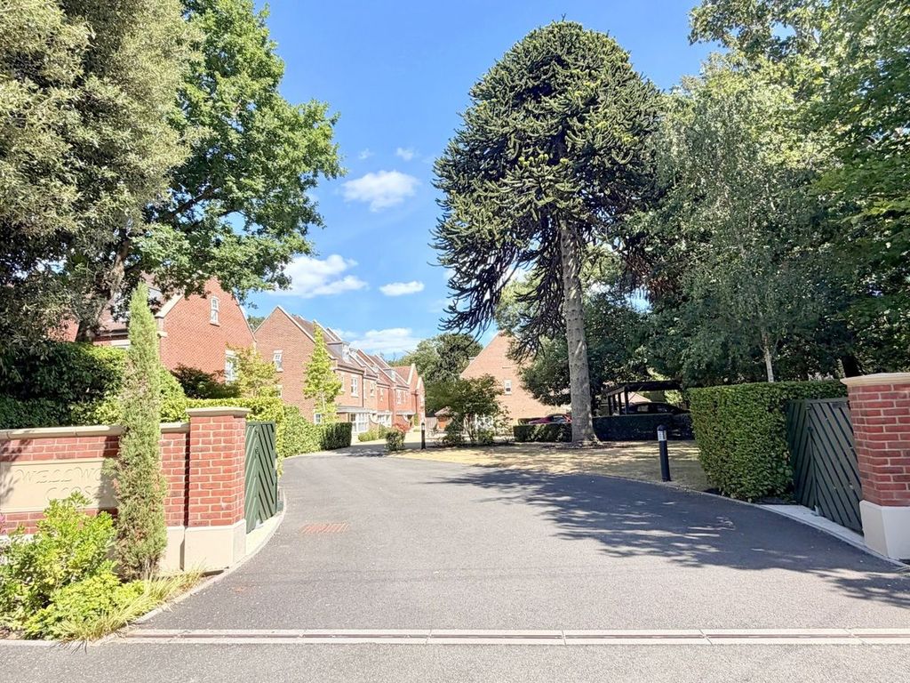 Property photo 2 of 30