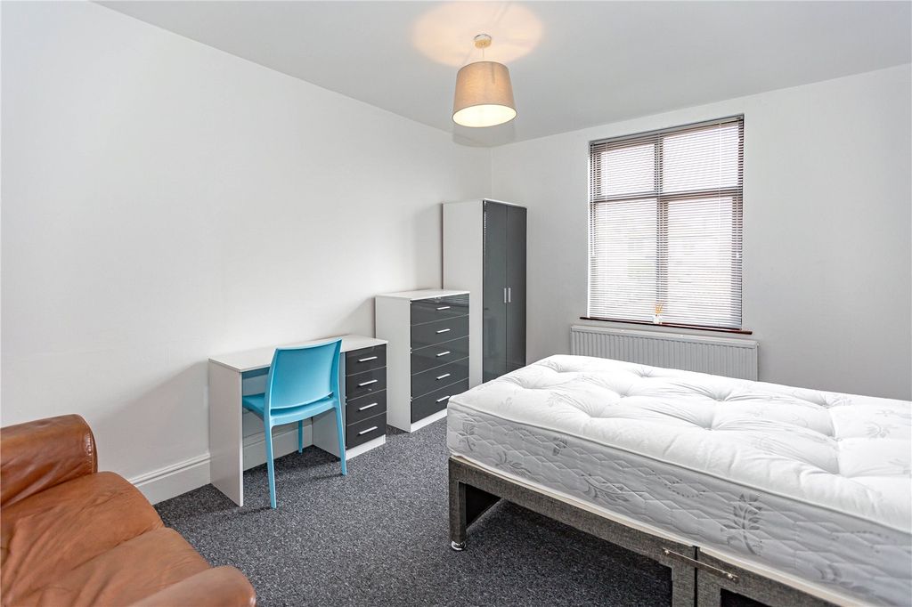 Property photo 2 of 18 Picture No. 06