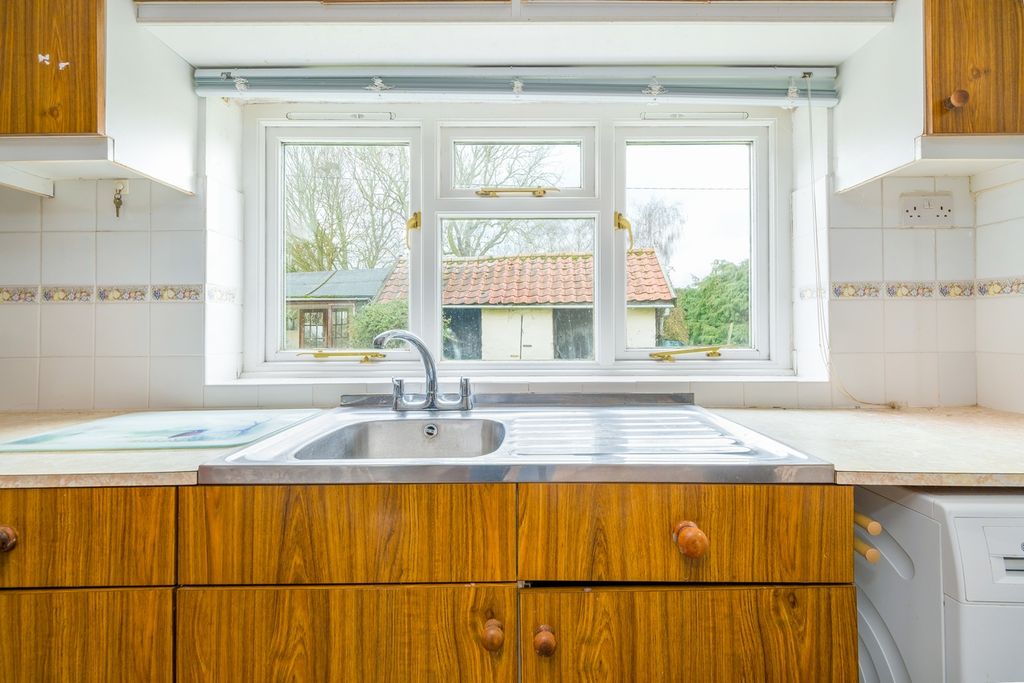 Property photo 2 of 24