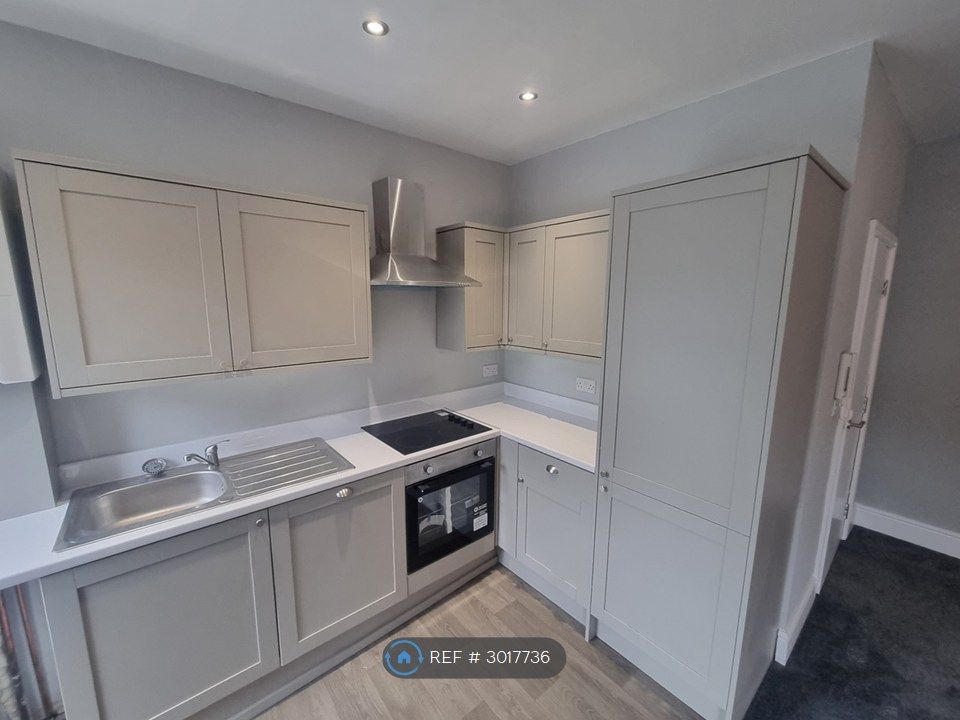 Property photo 1 of 11 Kitchen