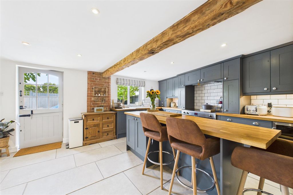 Property photo 3 of 19 Kitchen Diner