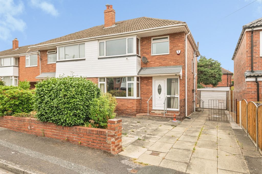 Property photo 1 of 18