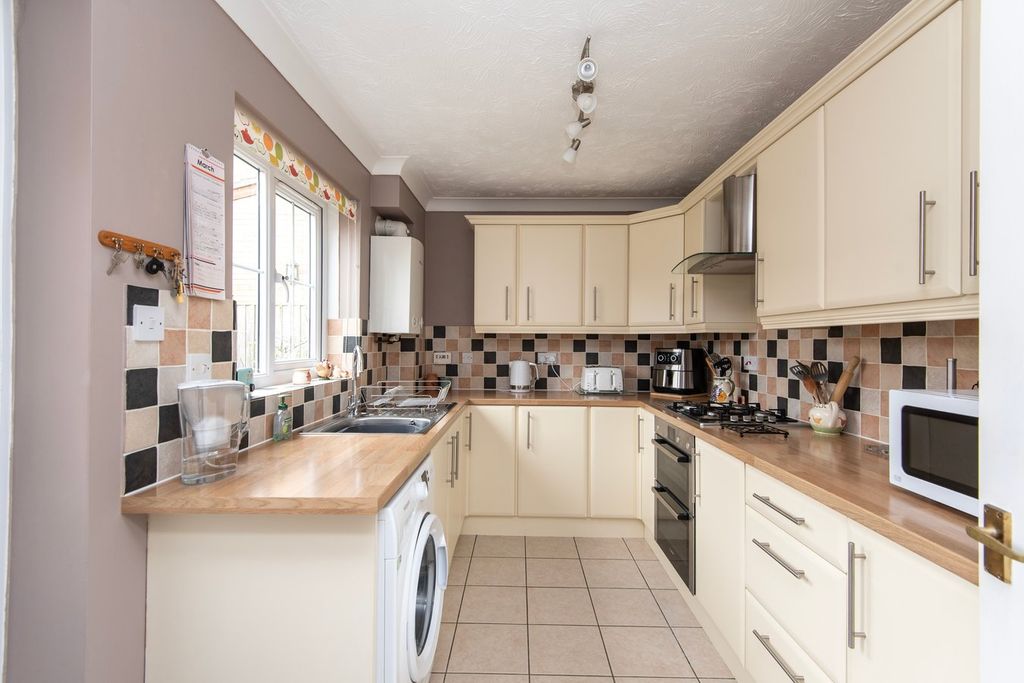 Property photo 3 of 13