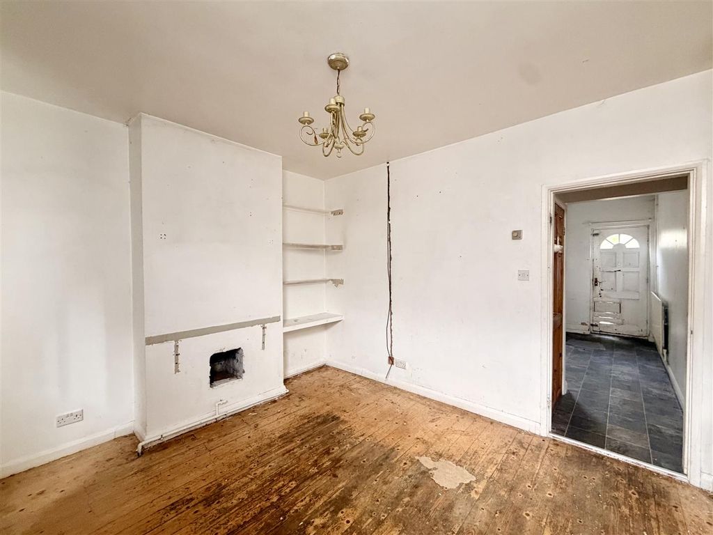 Property photo 2 of 7 2