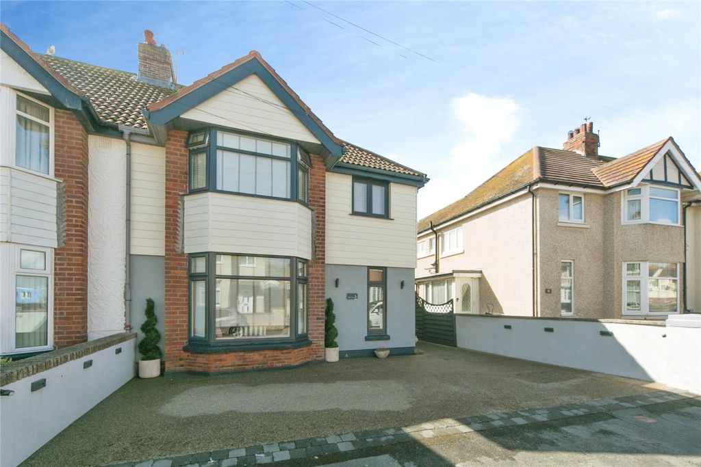 Property photo 1 of 29 Picture No. 03