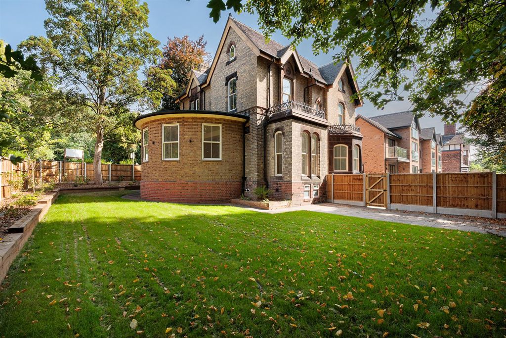 Property photo 2 of 43 Exterior