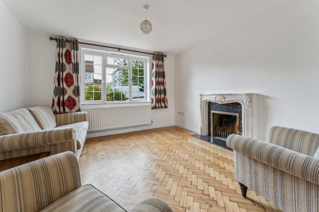 Property photo 3 of 19