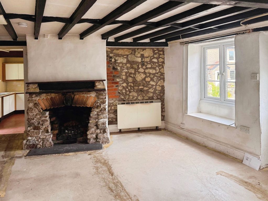Property photo 2 of 12