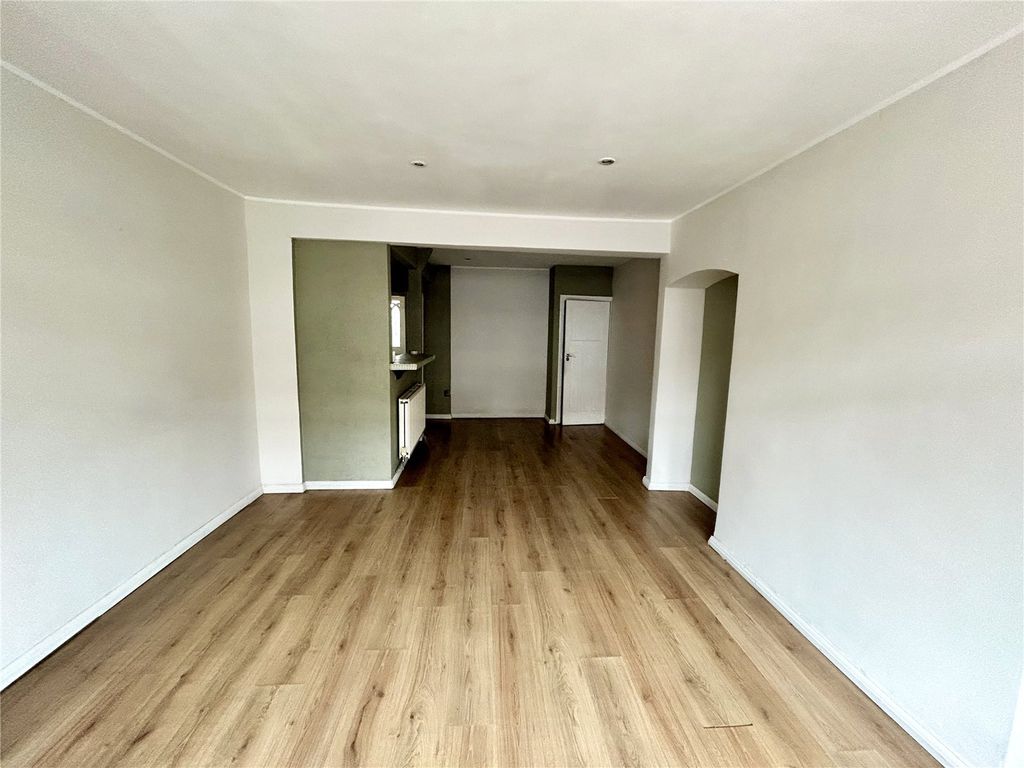 Property photo 2 of 17 Picture No. 01