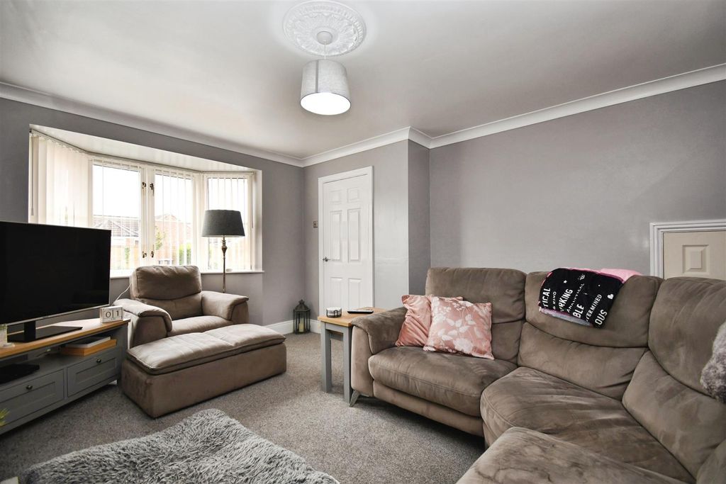 Property photo 2 of 14 E706A740-U 20 2834 29.Jpg