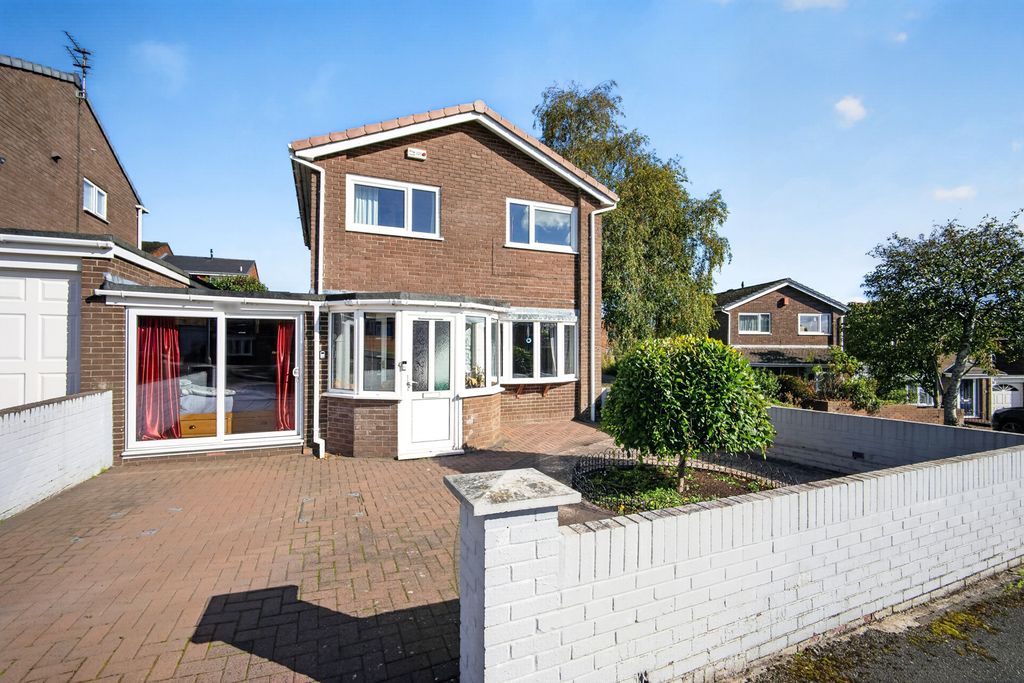 Property photo 1 of 19 External