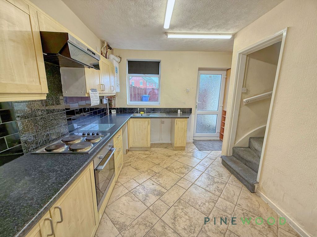 Property photo 2 of 9 Kitchen