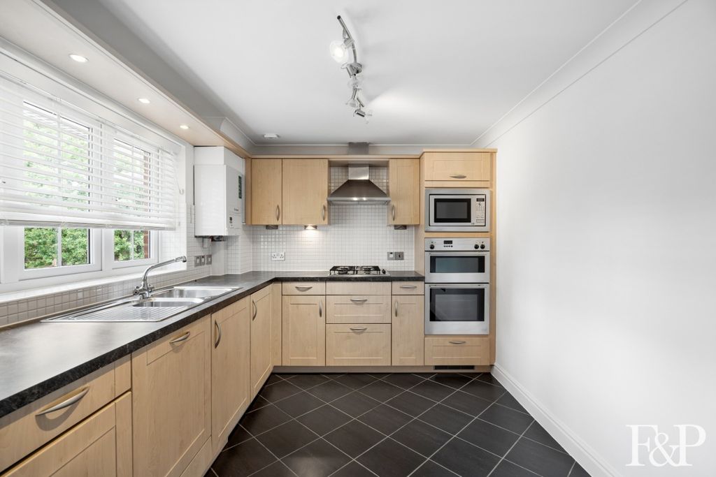Property photo 3 of 23 5236942