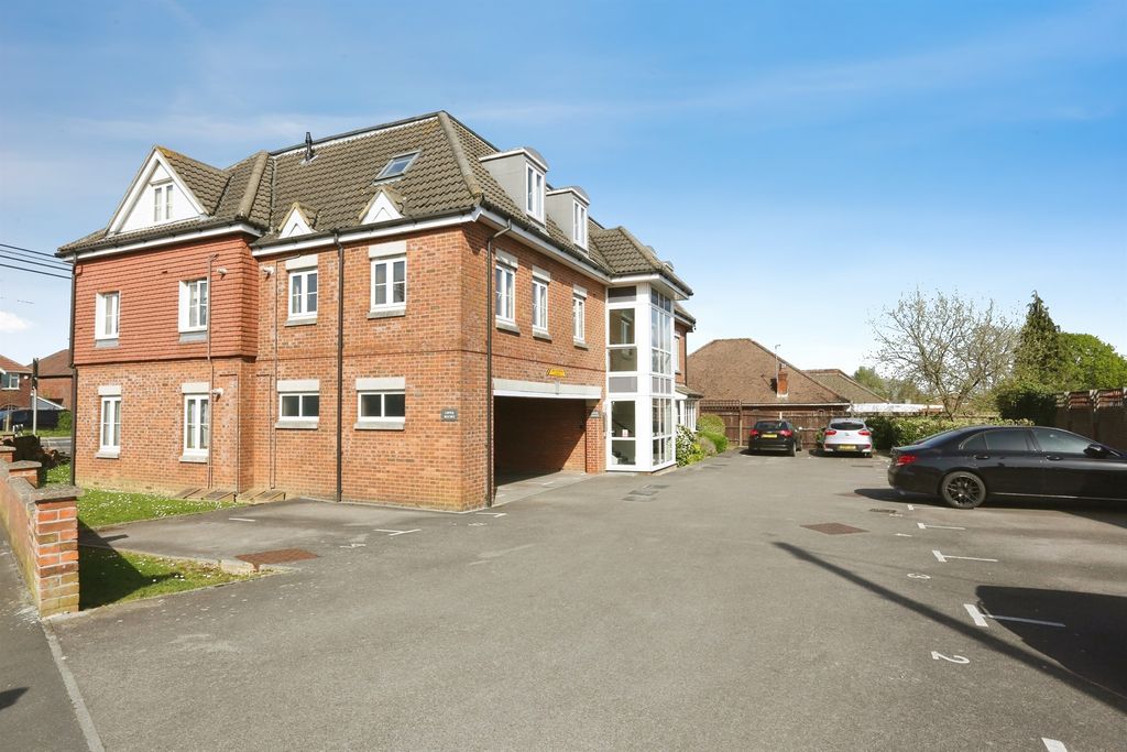 Property photo 2 of 13