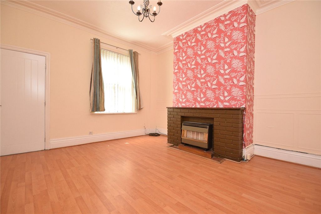 Property photo 3 of 13 Picture No. 02