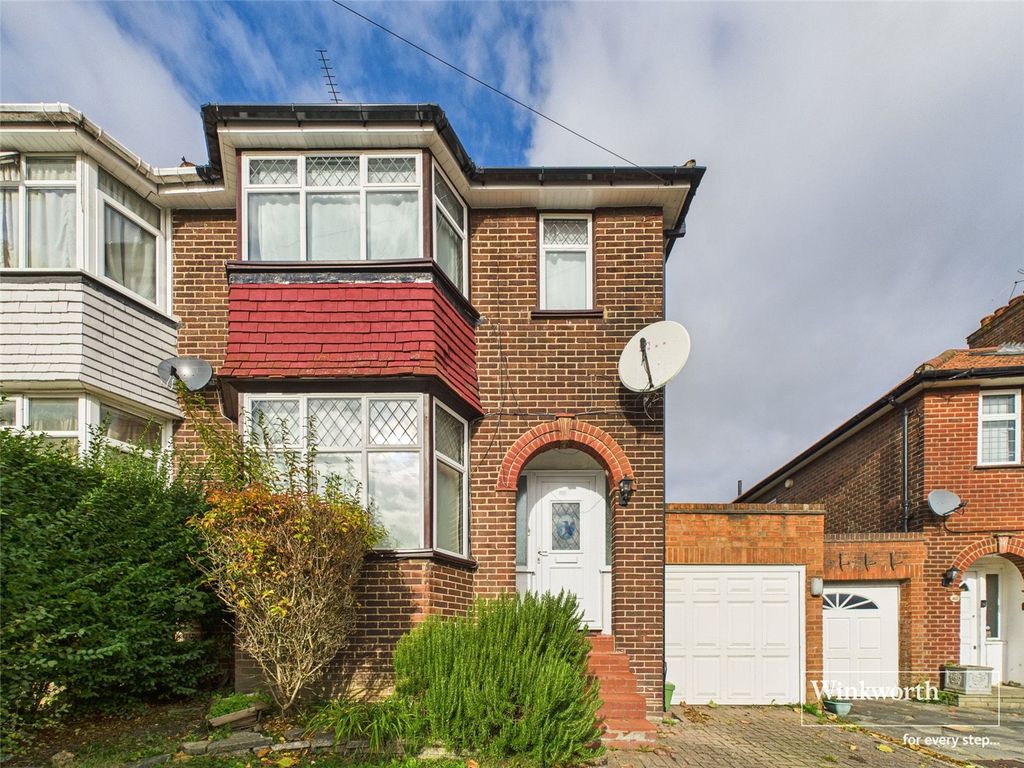 Property photo 1 of 10 External