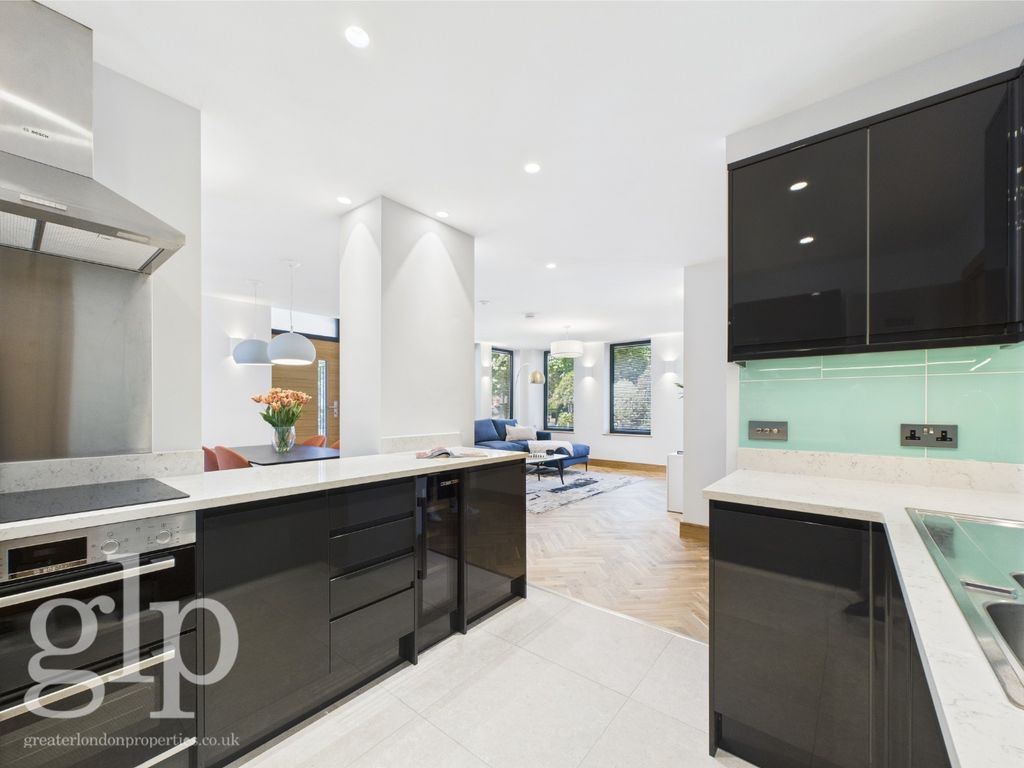 Property photo 2 of 22 4219314