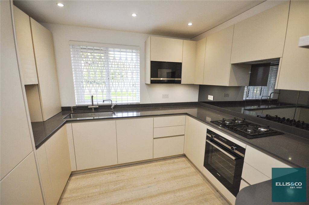 Property photo 3 of 10 Picture No. 03