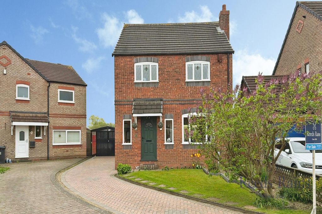 Property photo 1 of 19 Front