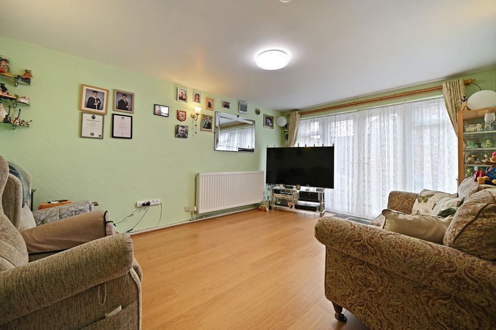 Property photo 3 of 10