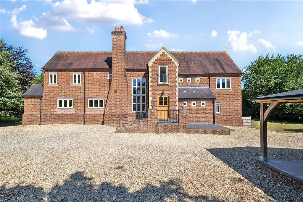 Property photo 1 of 18 Picture No. 02