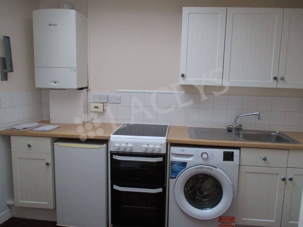 Property photo 3 of 5 Kitchen