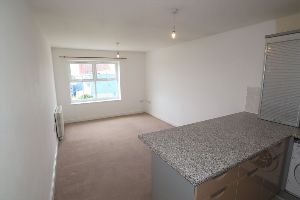 Property photo 2 of 8