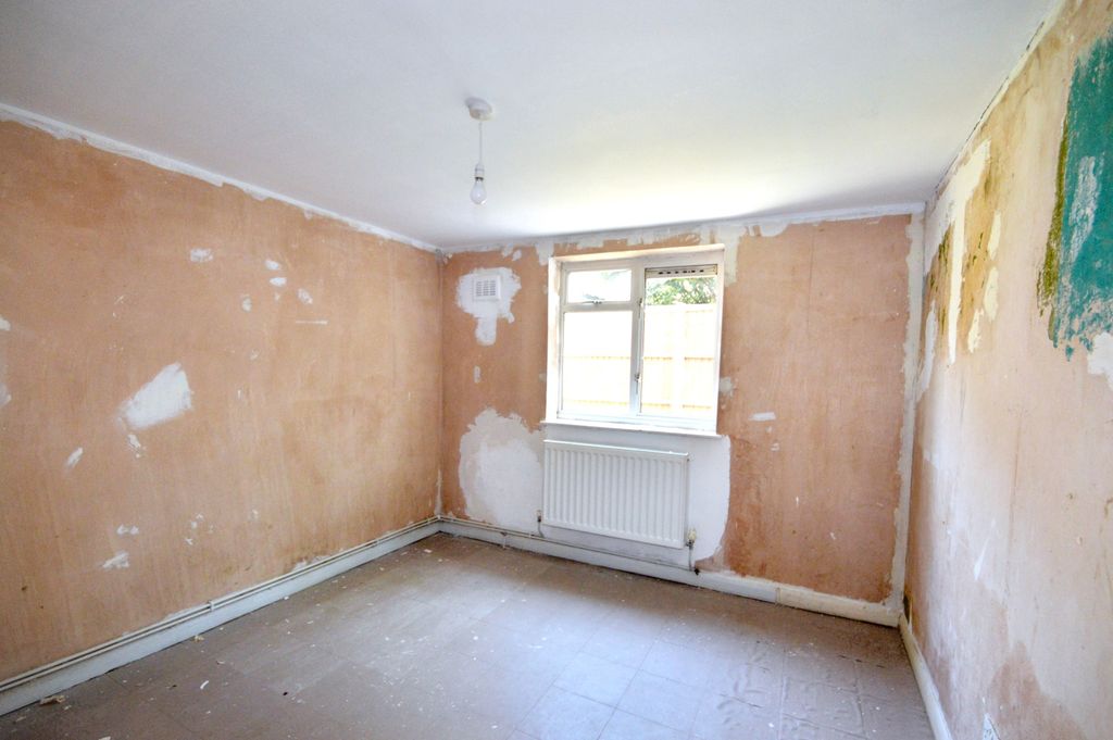 Property photo 3 of 18 151A Ashmore Road, Queens Park, London W9 3Da