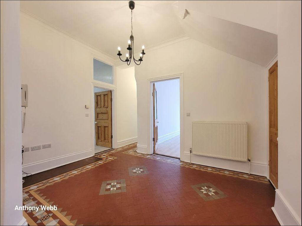 Property photo 3 of 16 Hallway