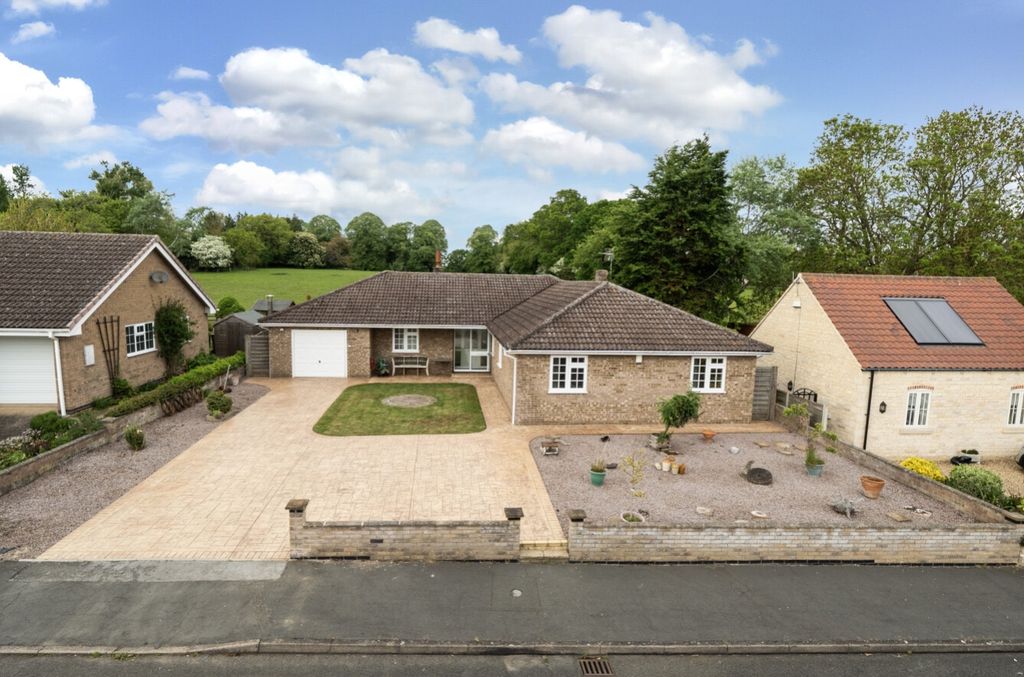 Property photo 1 of 28 1