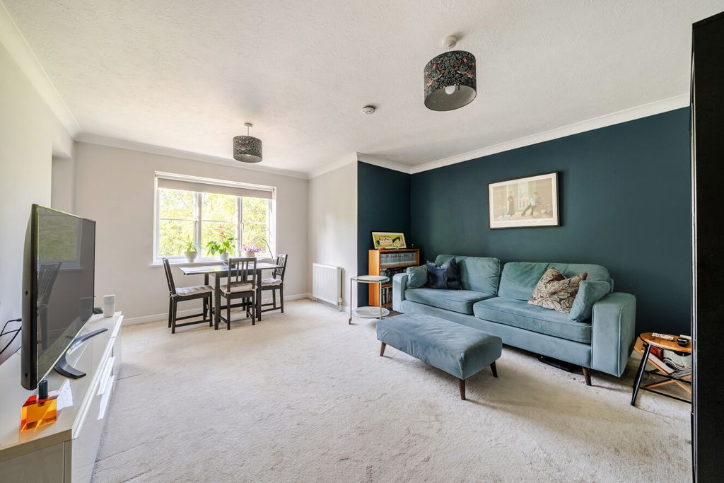 Property photo 2 of 15 1431072-13-69E9Fb...