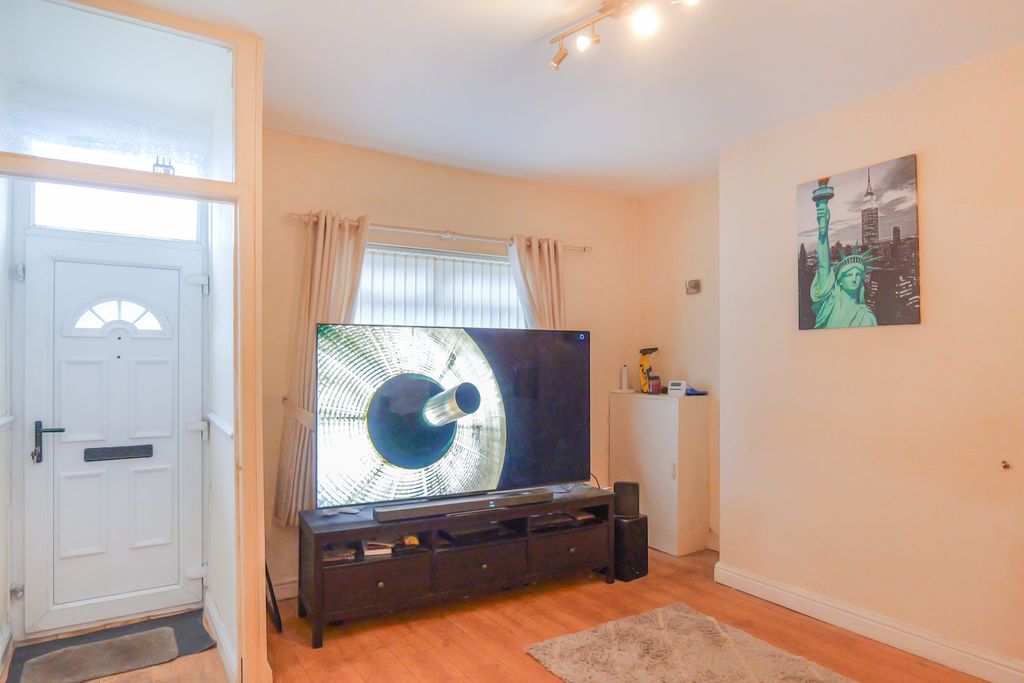 Property photo 3 of 24