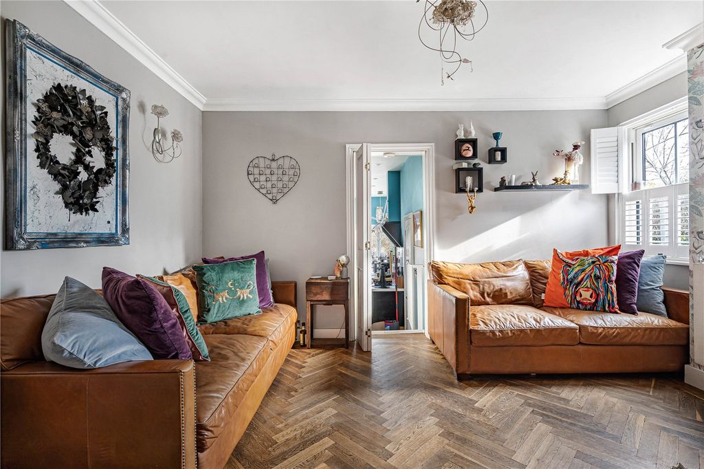 Property photo 3 of 14 Dining Room