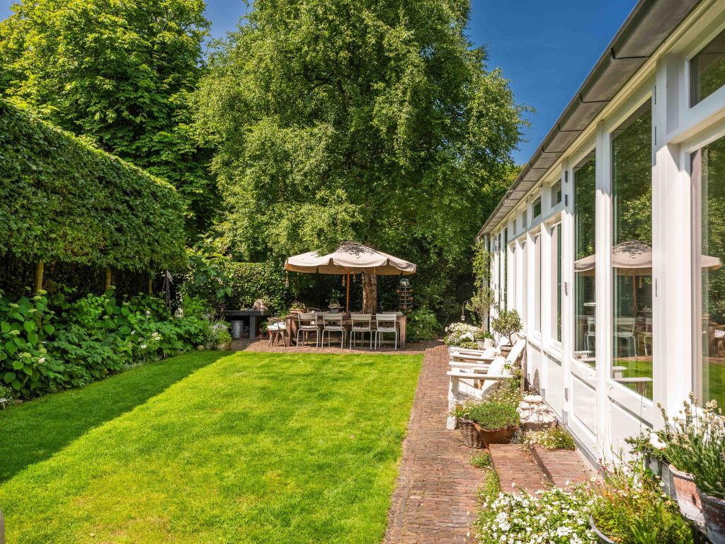 Property photo 2 of 74