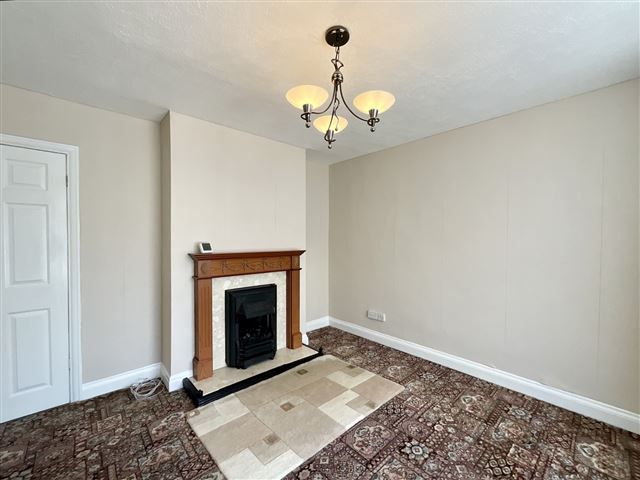 Property photo 3 of 17 Lounge