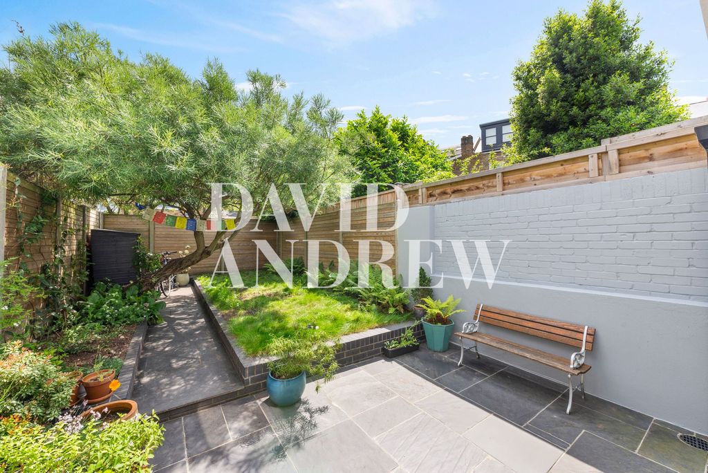Property photo 3 of 12